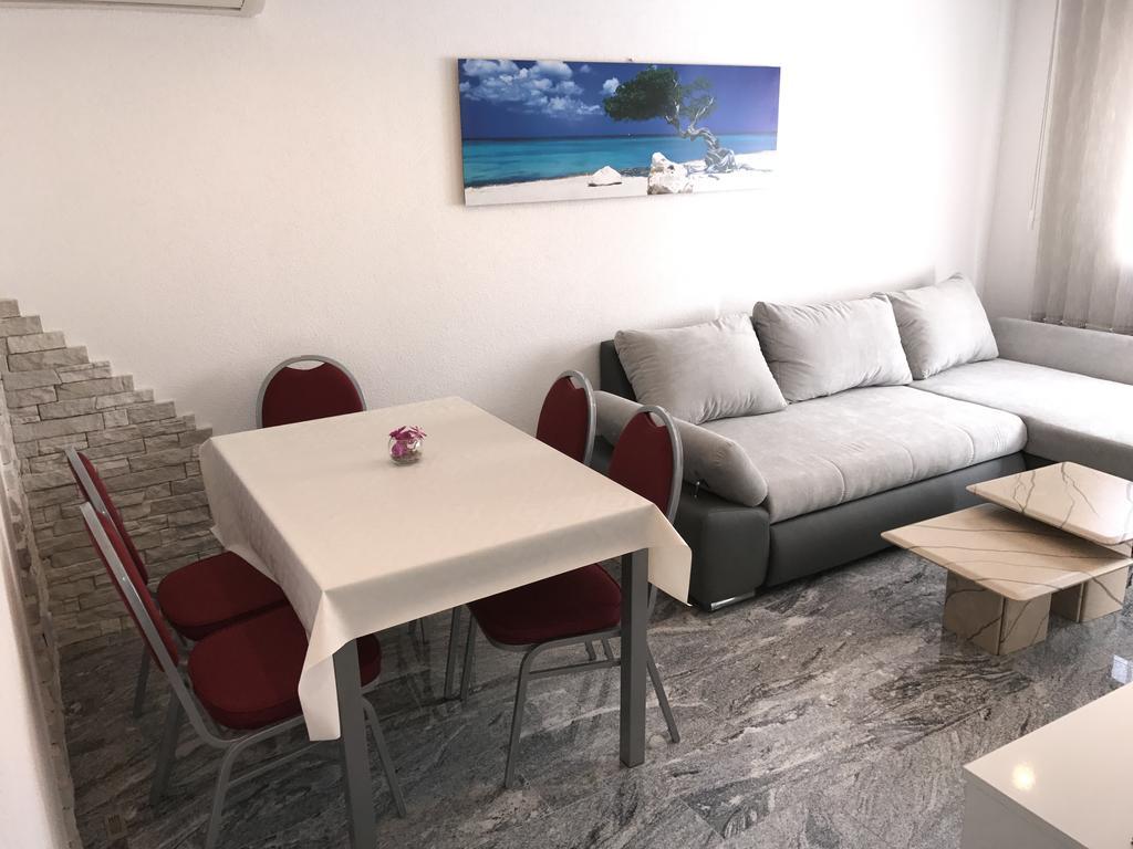 Apartments Zara Екстер'єр фото